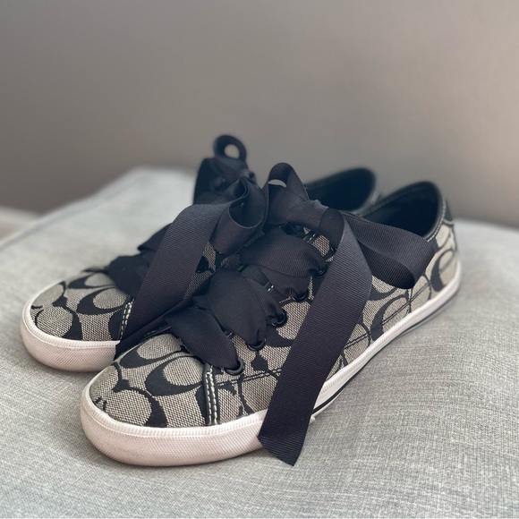 Coach sneakers - in excellent shape, barely wore, new laces - Picture 2 of 2